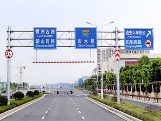 交通（tōng）杆件熱鍍鋅